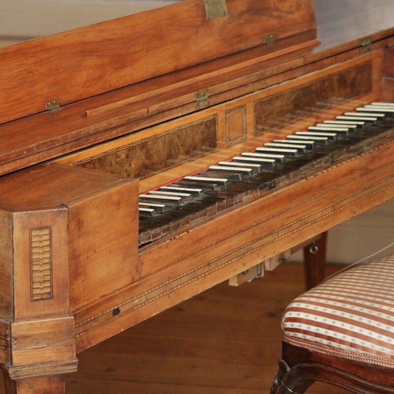 spinet piano